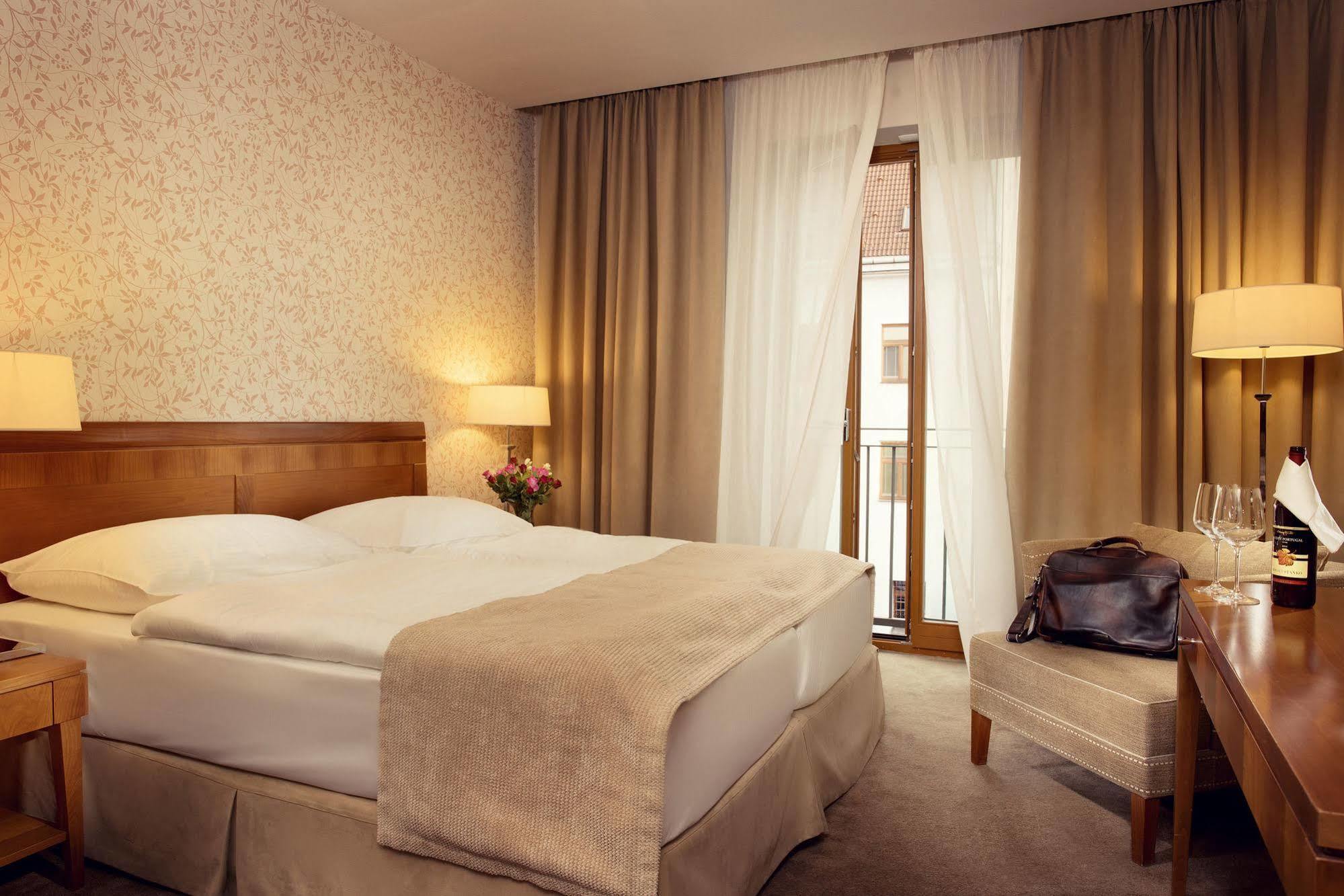 Hotel Ambassador Kosice Exterior photo